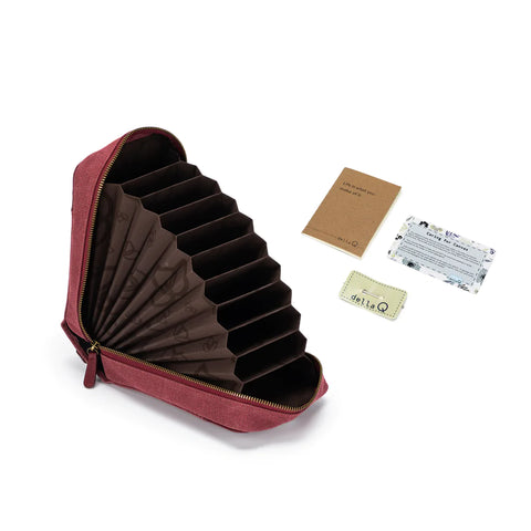 Della Q Maker's Circular Needle Case