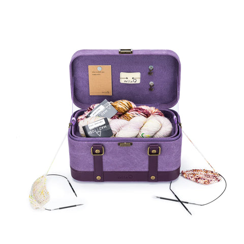 Della Q Maker's Train Case