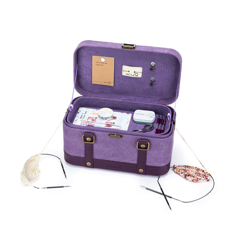 Della Q Maker's Train Case